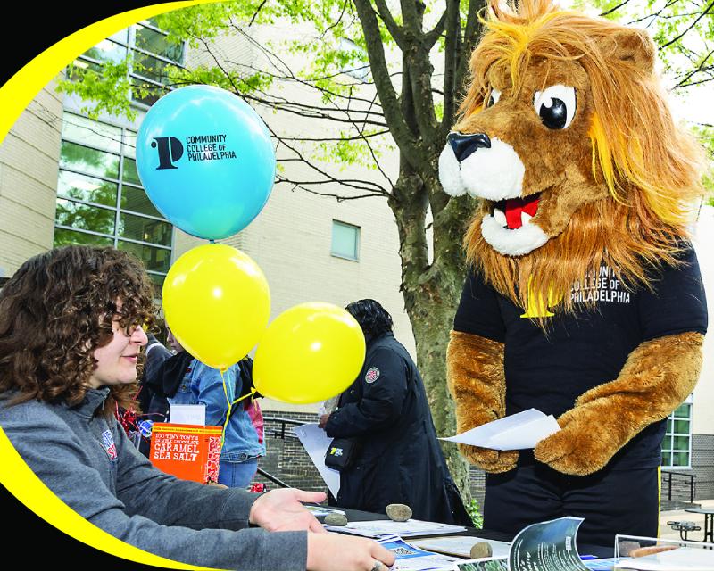 roary at black and gold bash