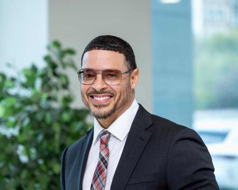 David Oliver Headshot